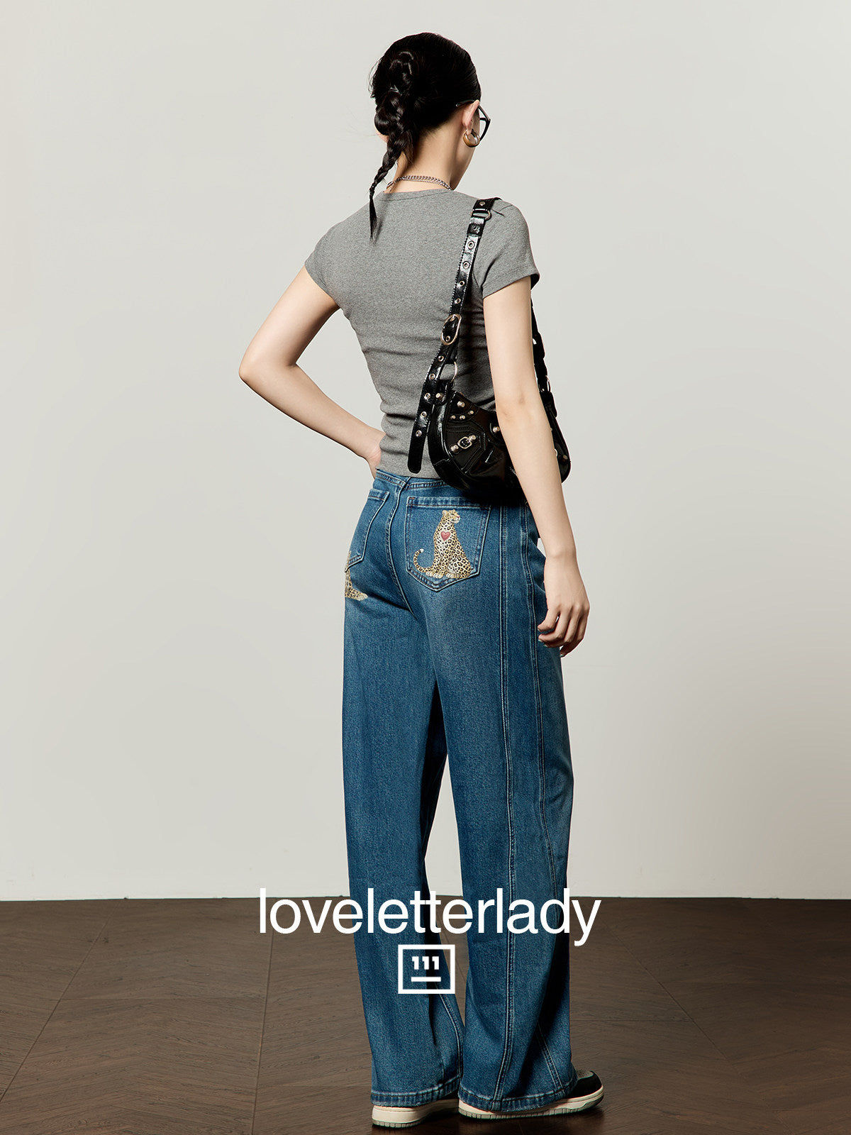 Tight Short-Sleeve T-Shirt / Pocket Print Denim Pants LLA0667