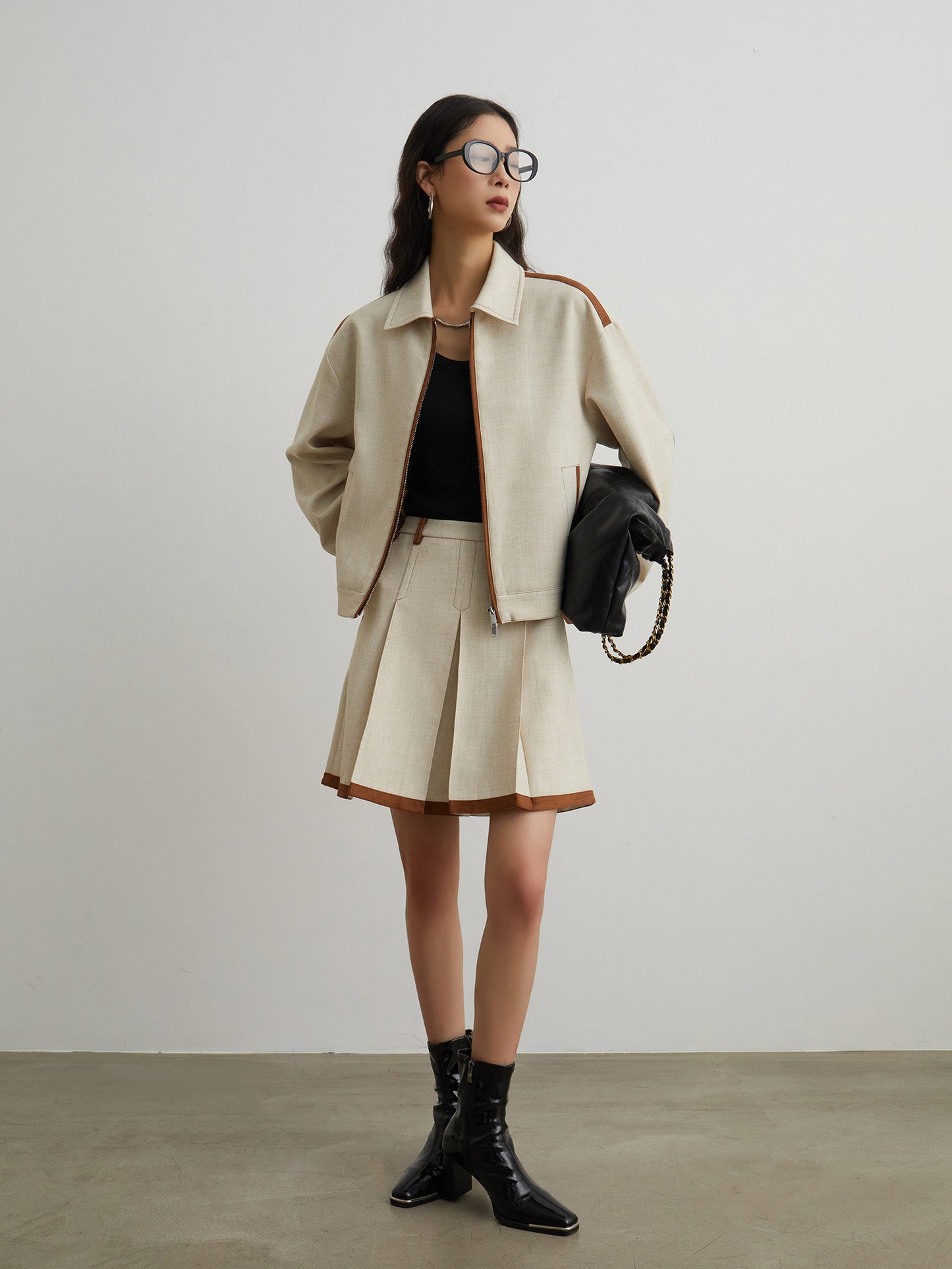 Color-Blocked Line Zip Jacket / Line Mini Skirt  SUY0032