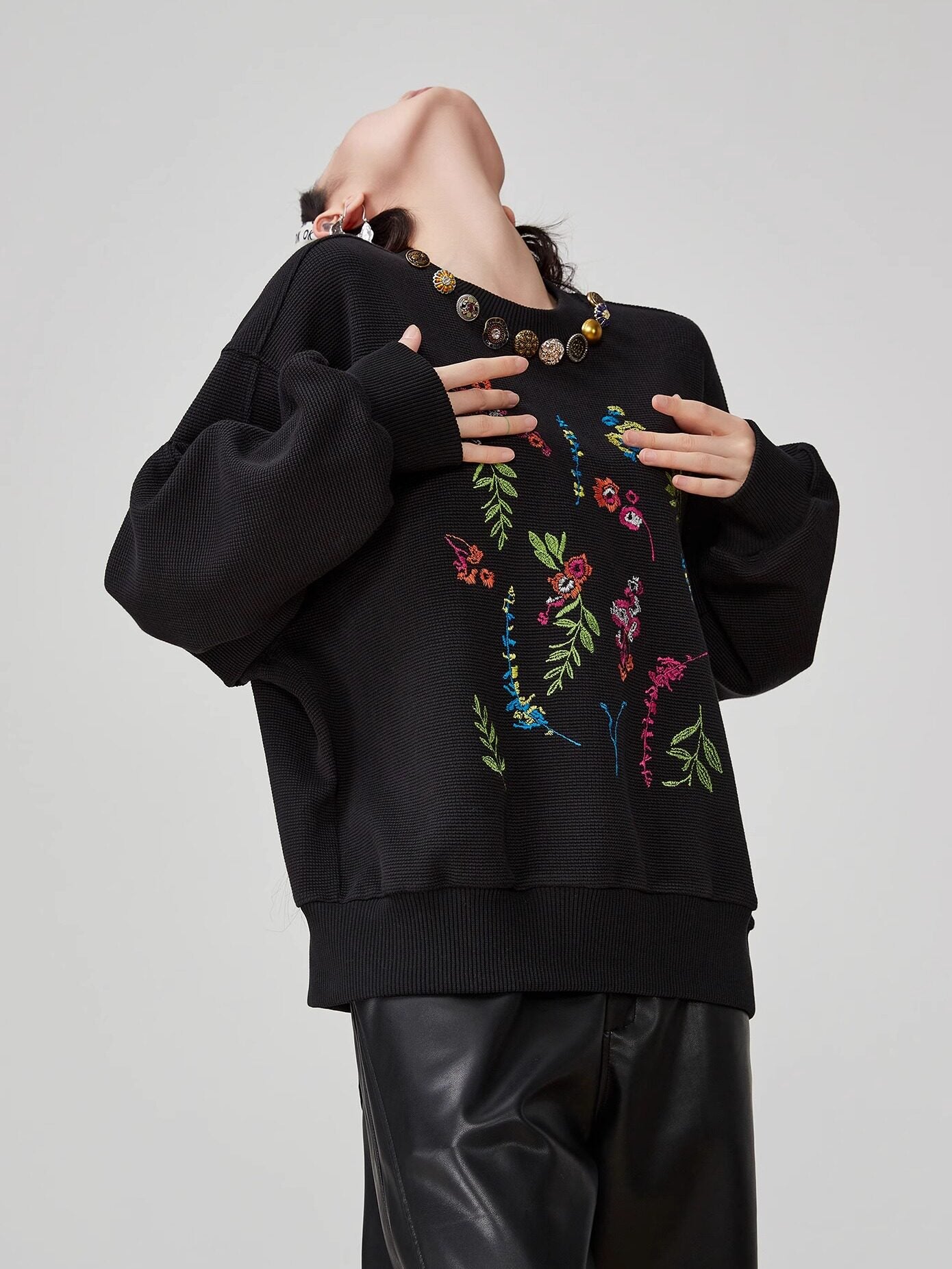 Crew Neck Embroidered Top FER0154