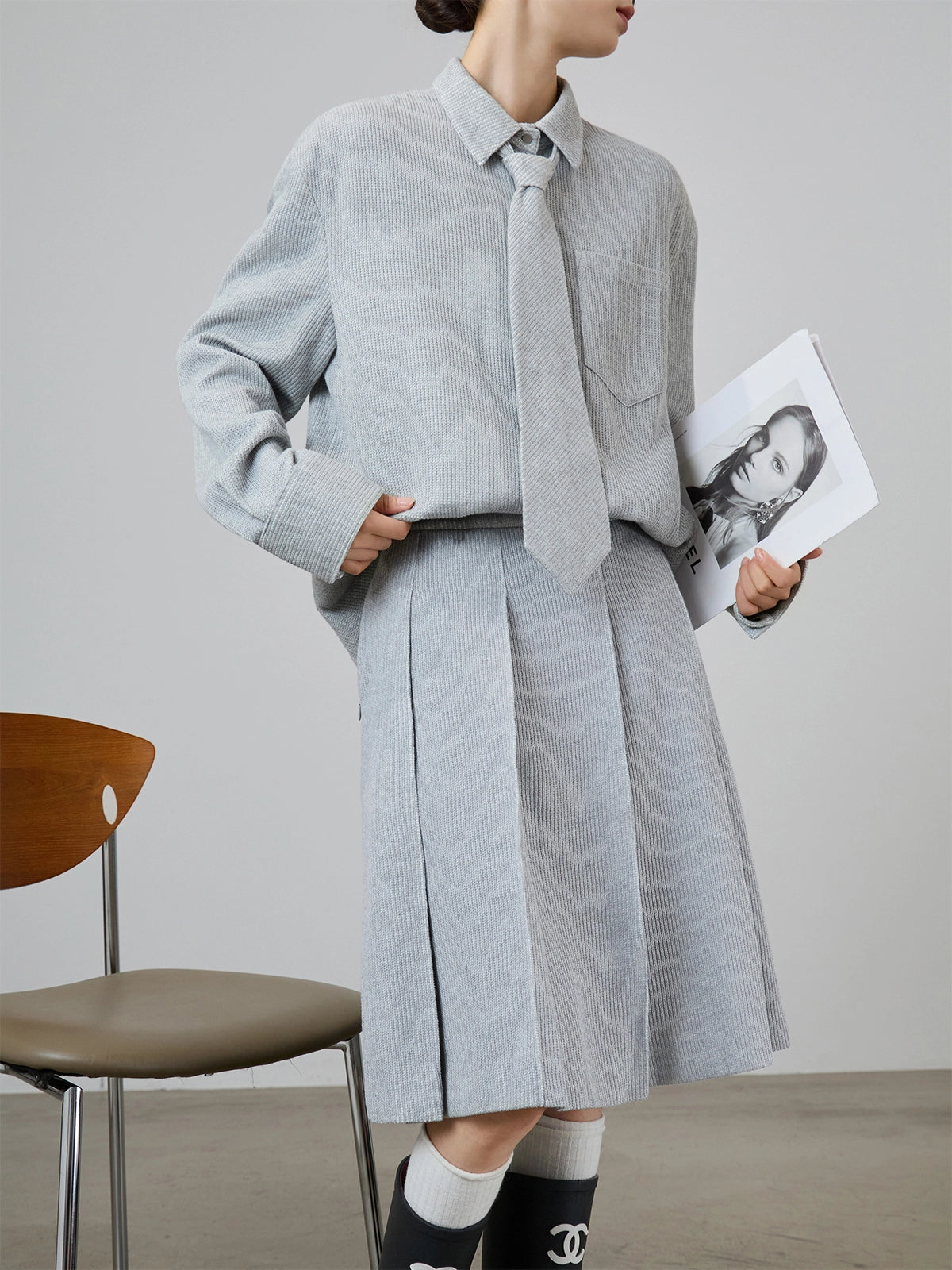 Soft Loose Long Sleeve Shirt / Knee Length Skirt SUY0009