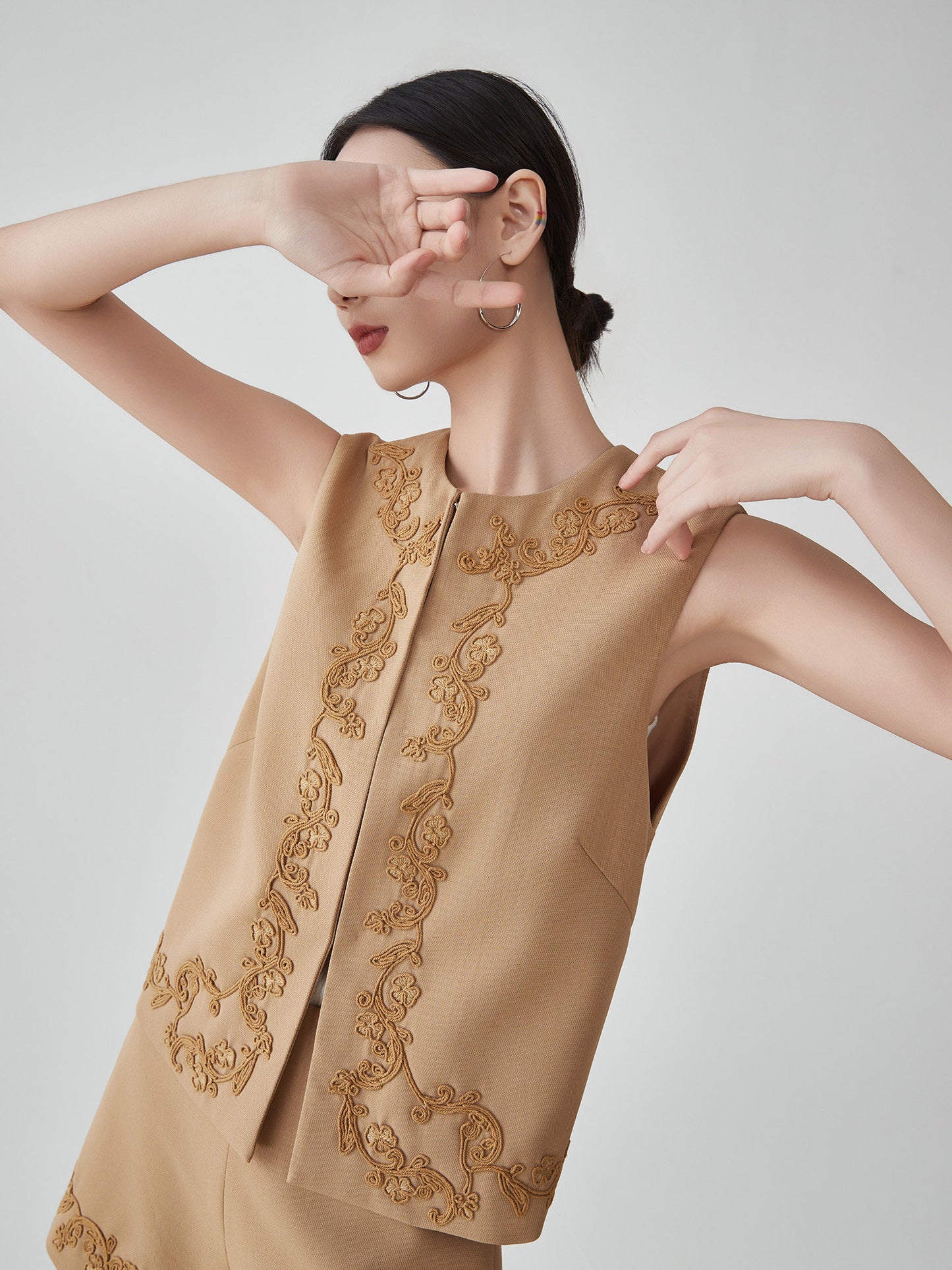 Code Embroidery Sleeveless Vest / Shorts FER0298
