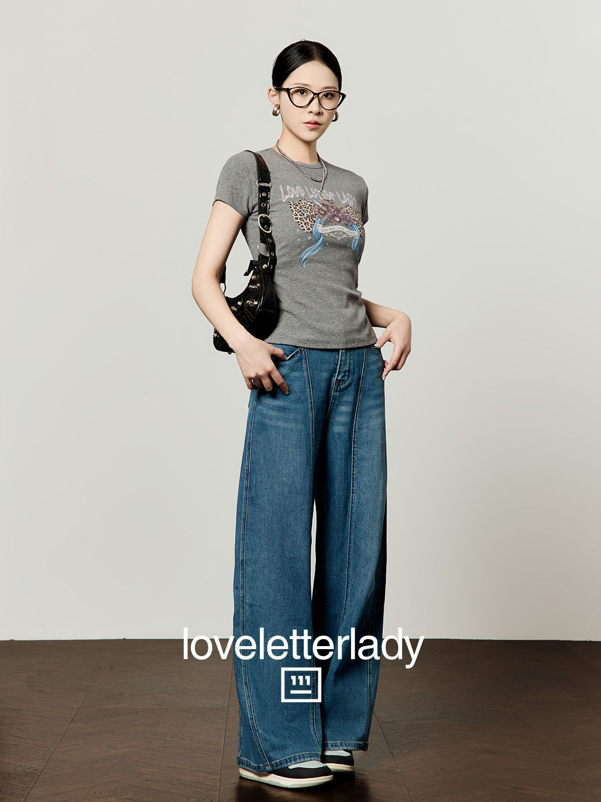 Tight Short-Sleeve T-Shirt / Pocket Print Denim Pants LLA0667