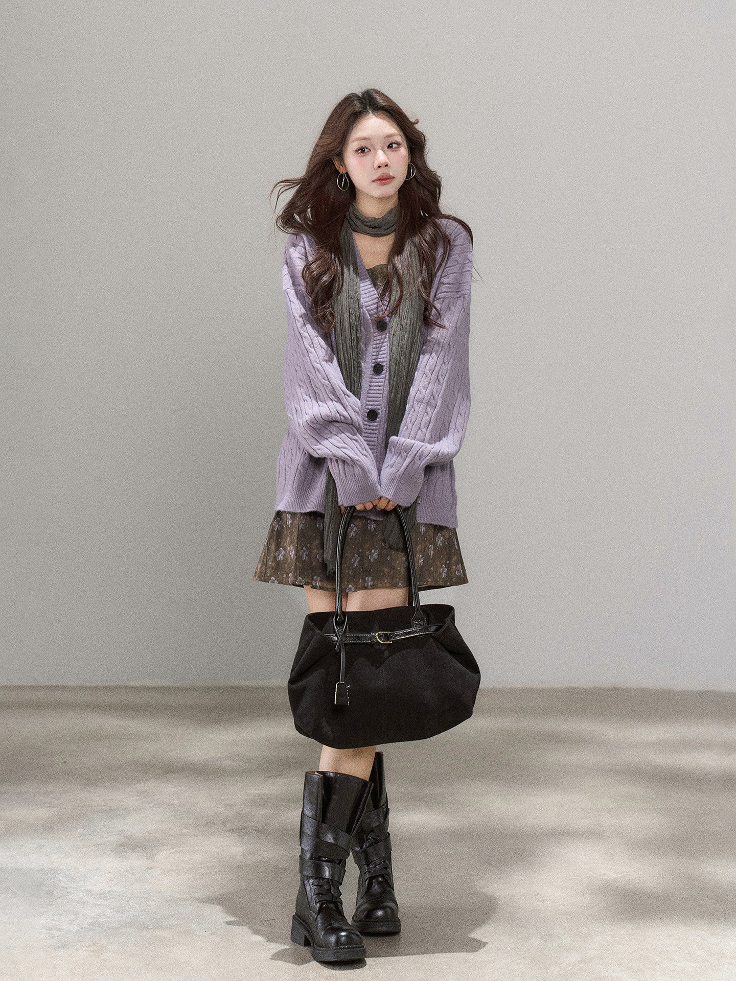 V-Neck Cable Knit Cardigan WDB0027