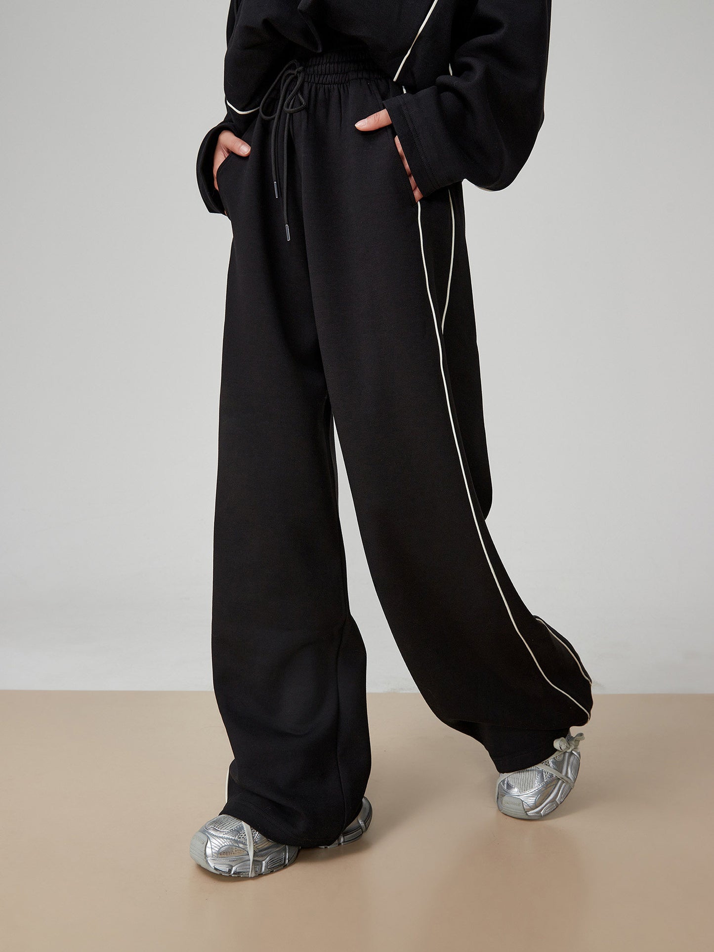 Half-Zip Sailor Collar Top / Wide Pants FER0374
