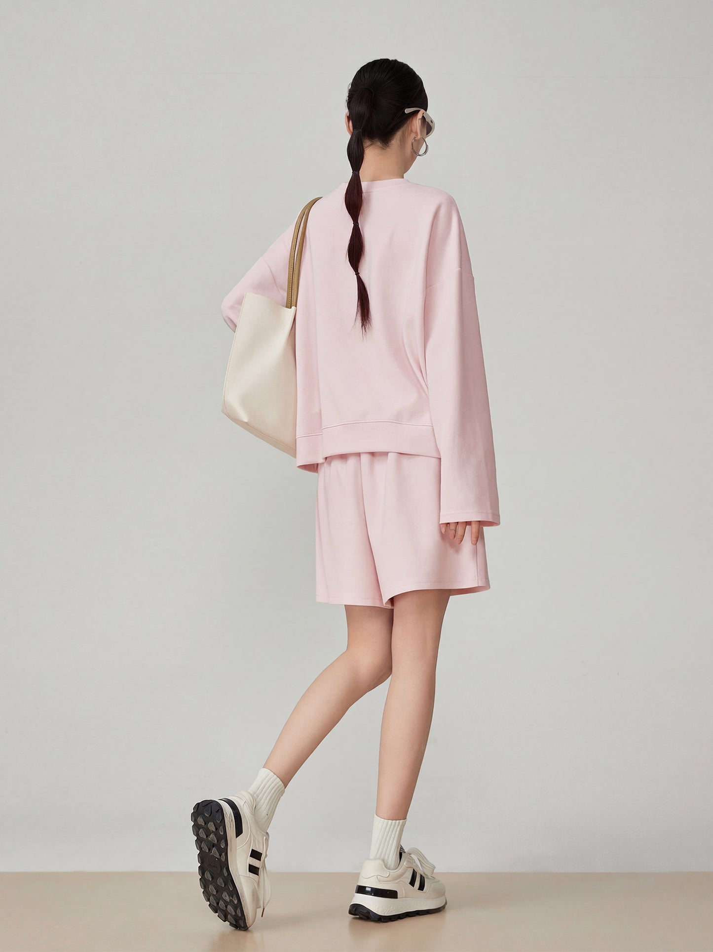Pony Embroidered Long Sleeve Sweatshirt / Loose Shorts FER0086