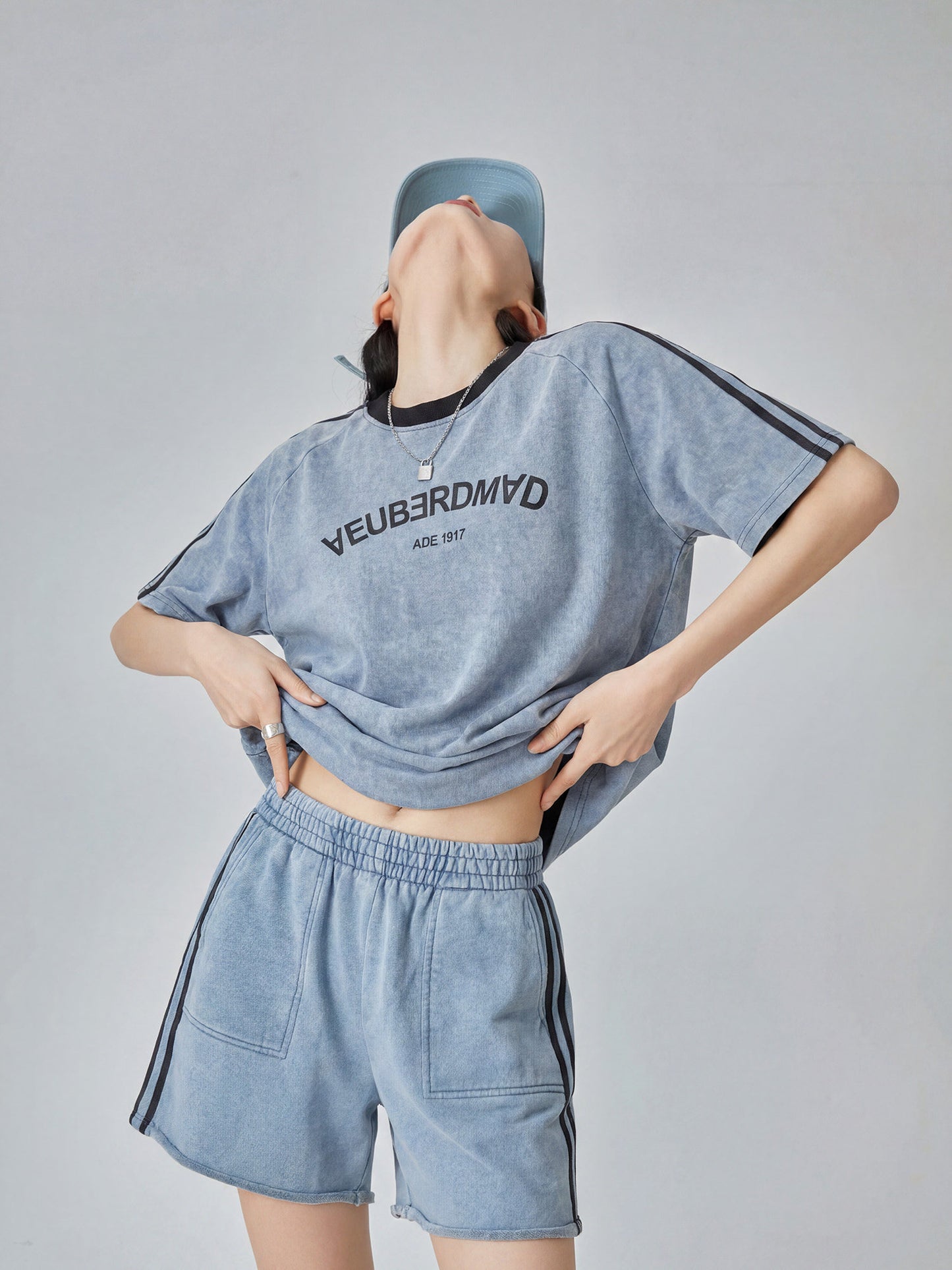 Washed Blue Short-Sleeve T-Shirt / Shorts FER0260