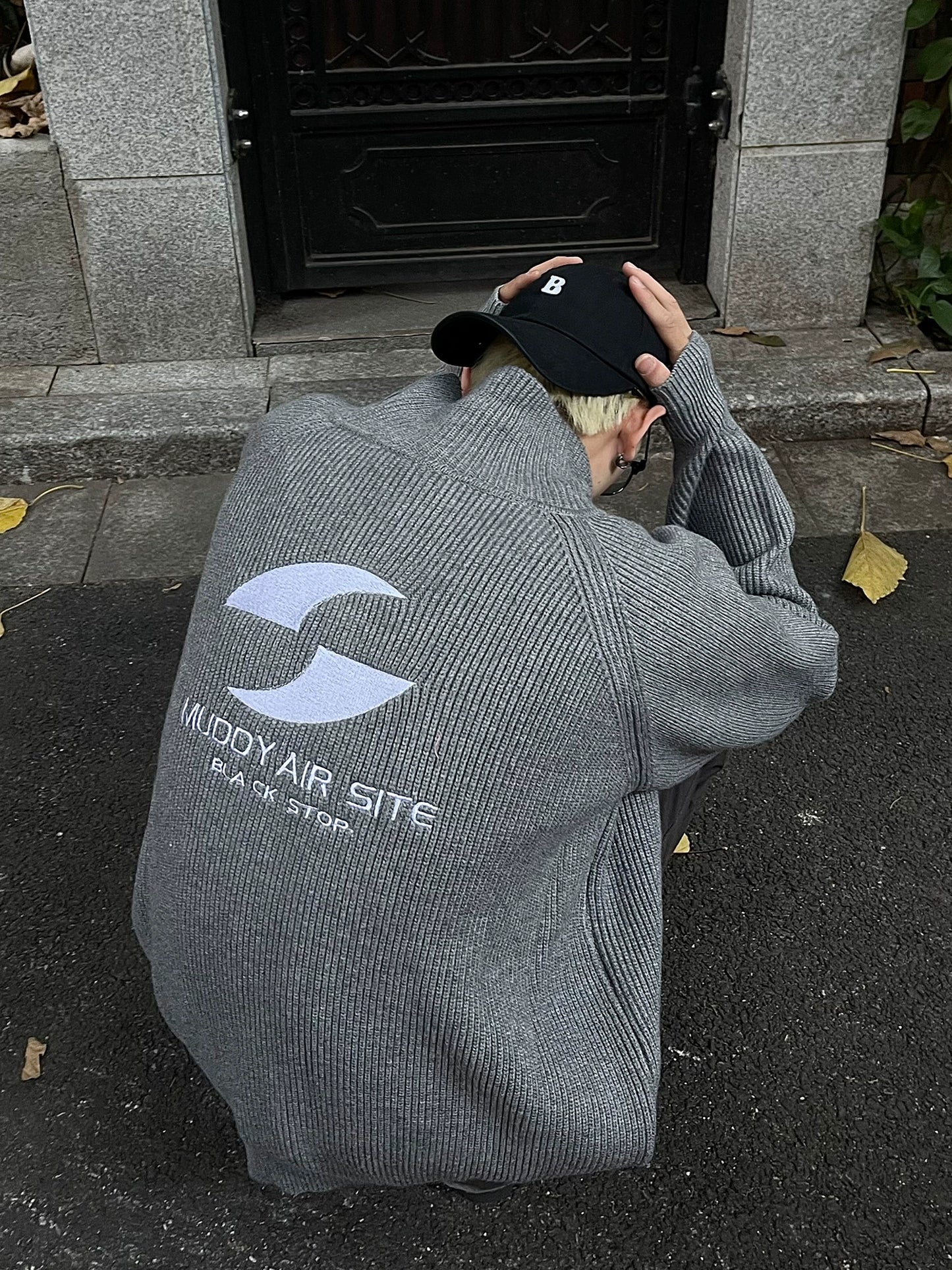 Back Logo Zip Knit MAD0006