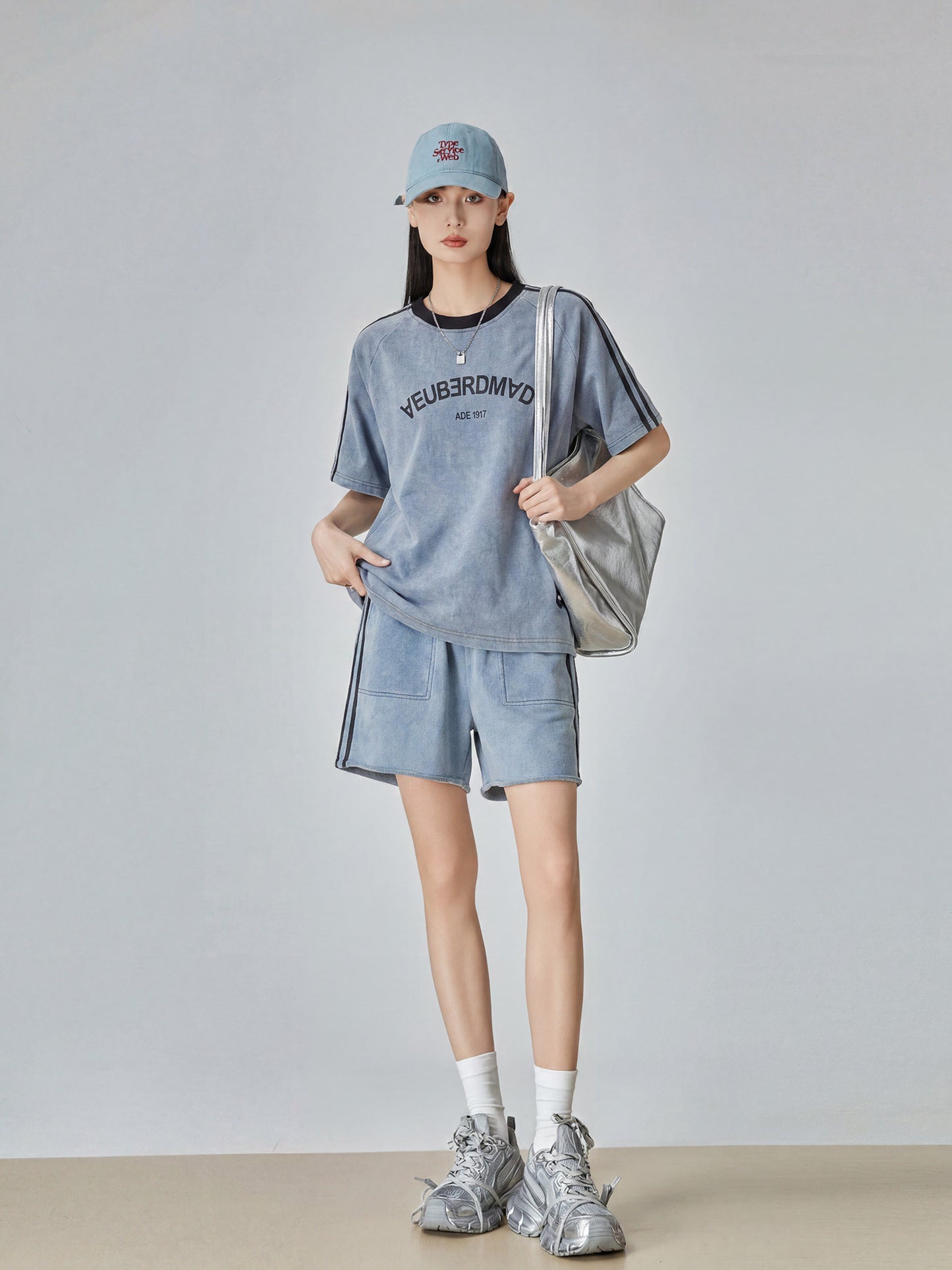 Washed Blue Short-Sleeve T-Shirt / Shorts FER0260