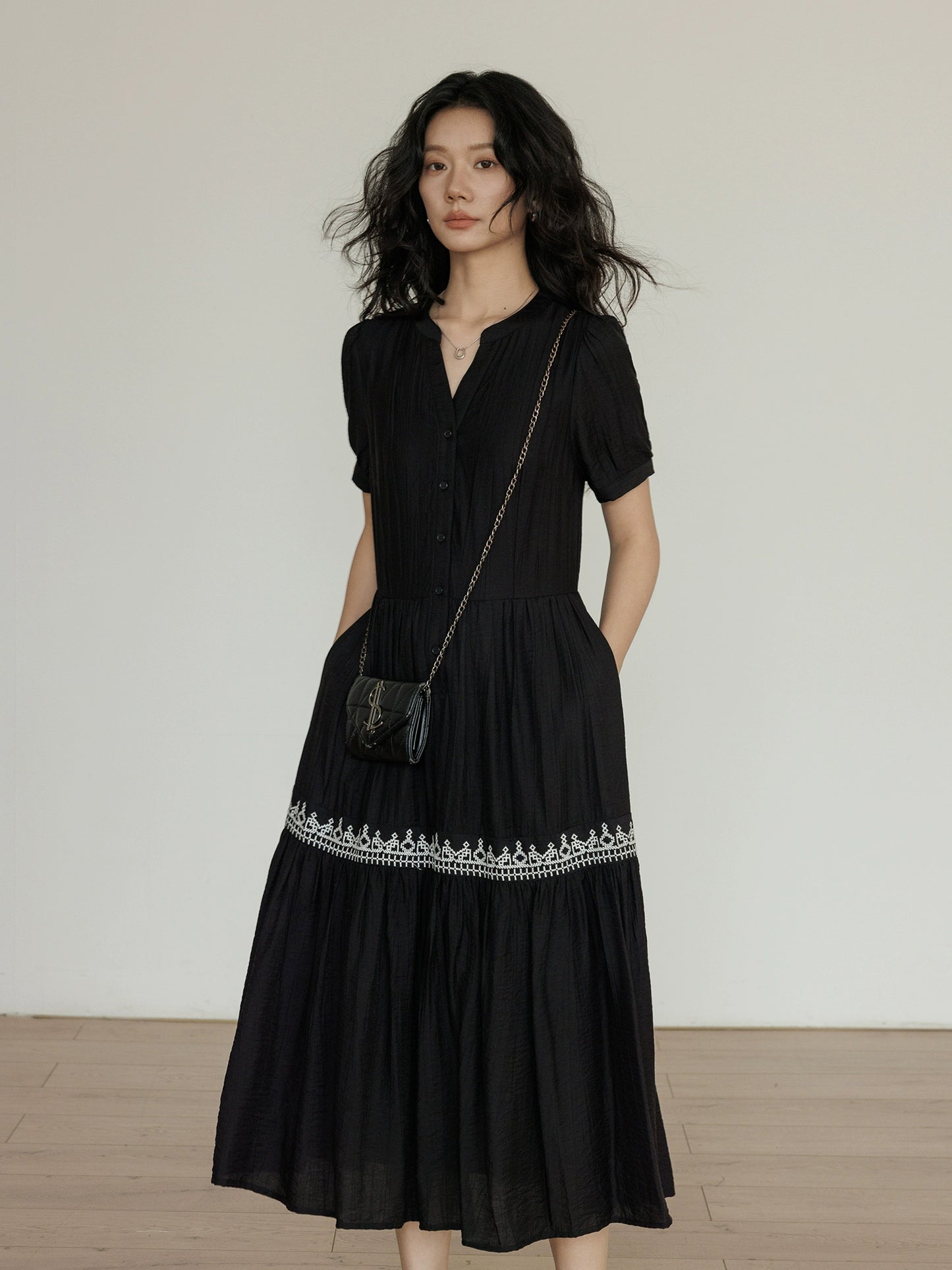 V-Neck Short Sleeved Black Dress VAS0095