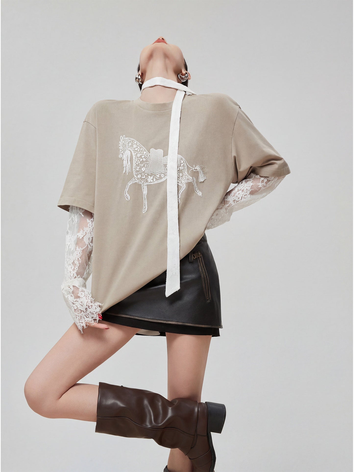 Horse Motif Lace Sleeves FER0034