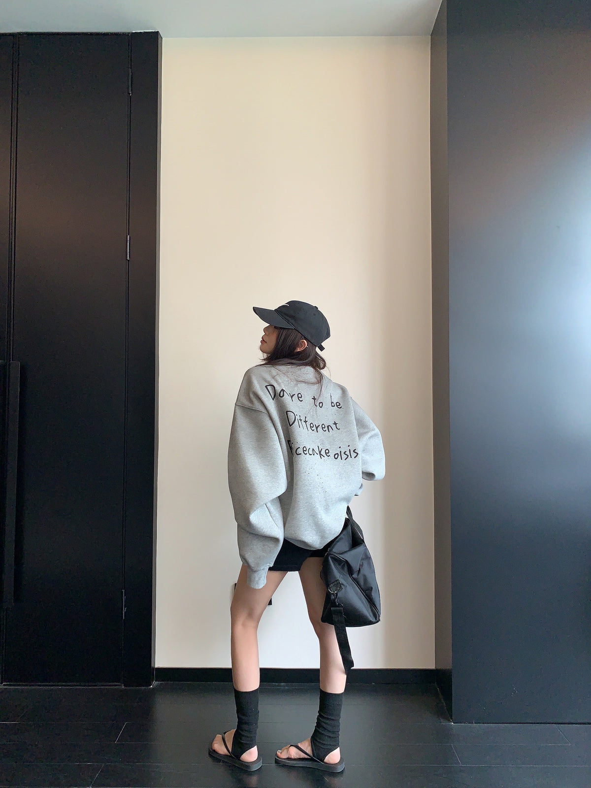 Letter Graphic Sweatshirt YLS1042