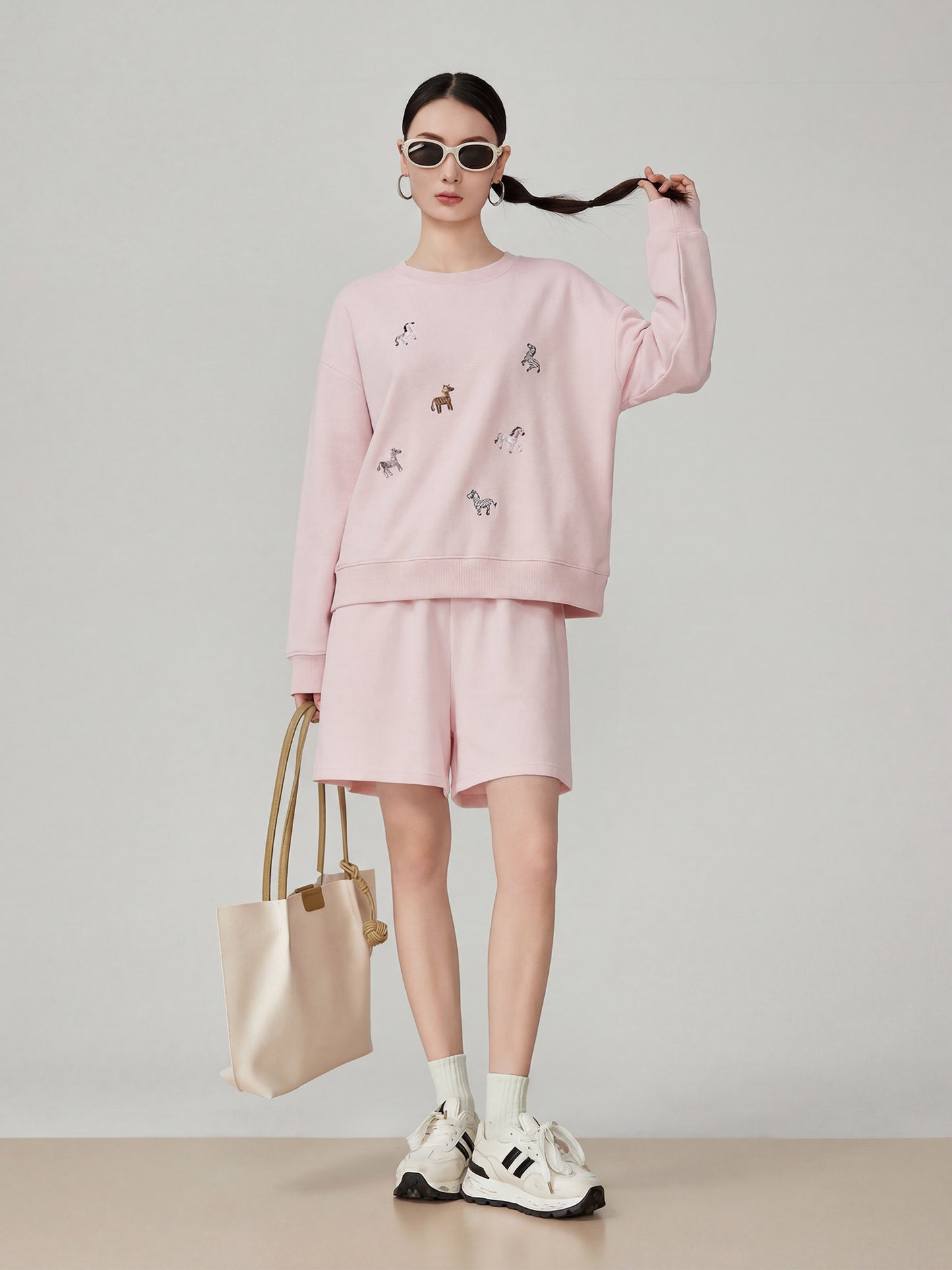 Pony Embroidered Long Sleeve Sweatshirt / Loose Shorts FER0086