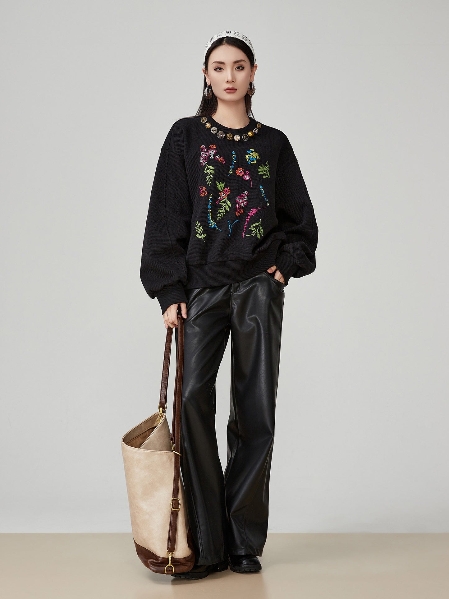 Crew Neck Embroidered Top FER0154