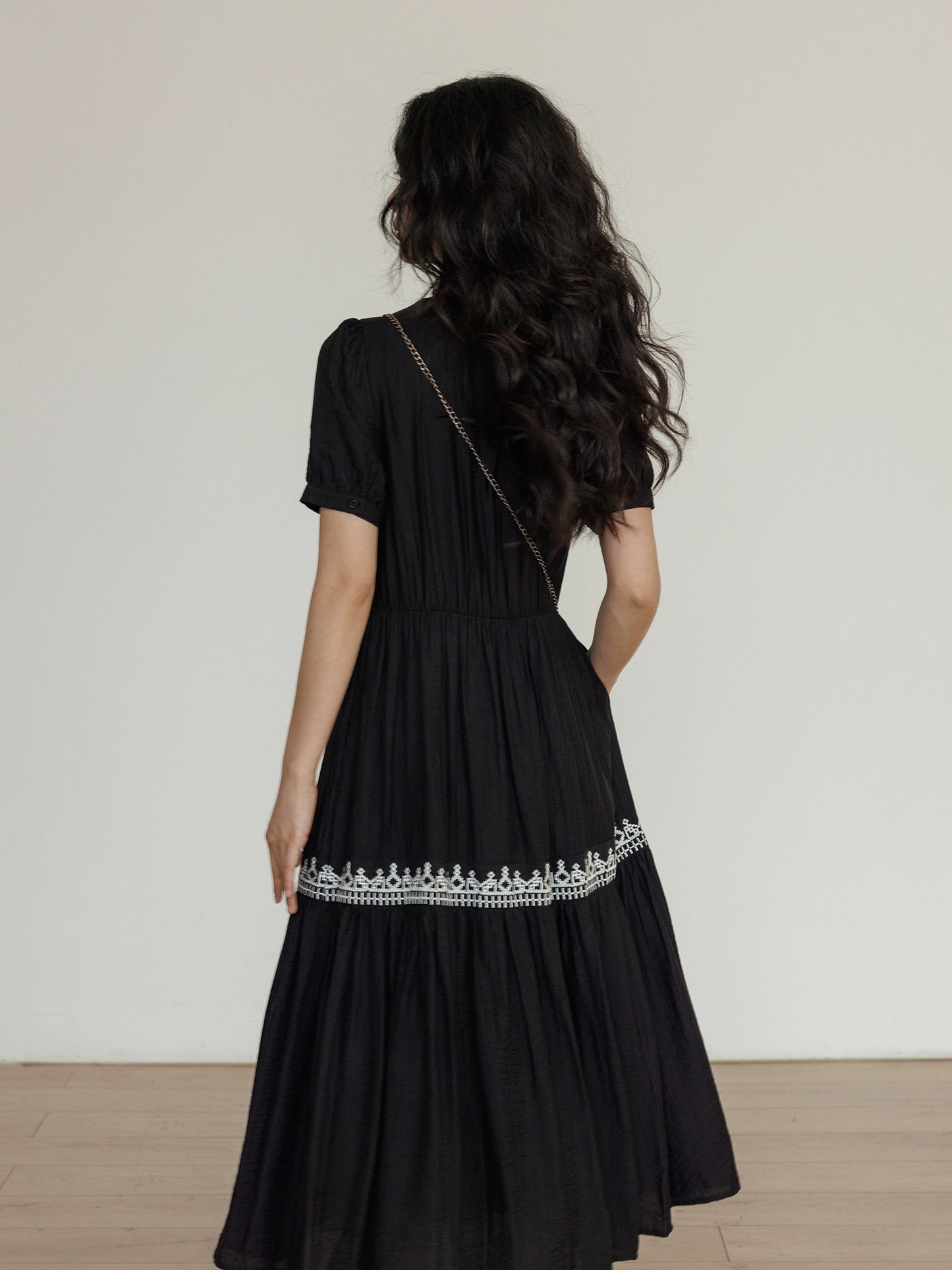 V-Neck Short Sleeved Black Dress VAS0095