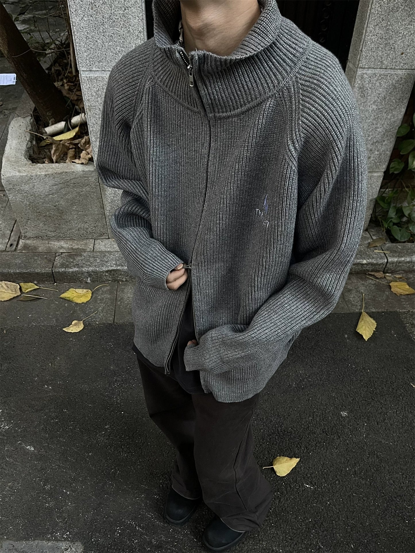 Back Logo Zip Knit MAD0006