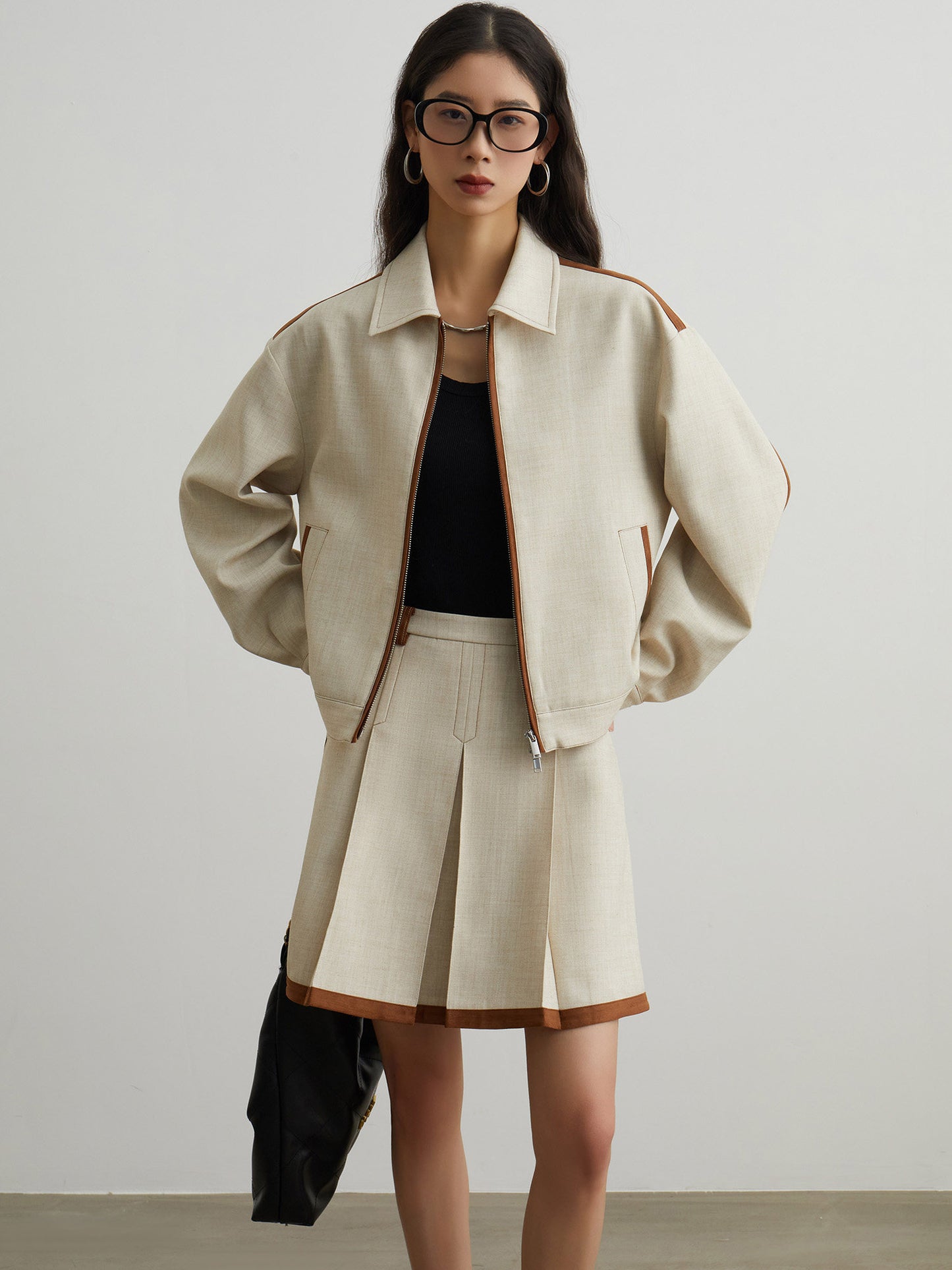 Color-Blocked Line Zip Jacket / Line Mini Skirt  SUY0032