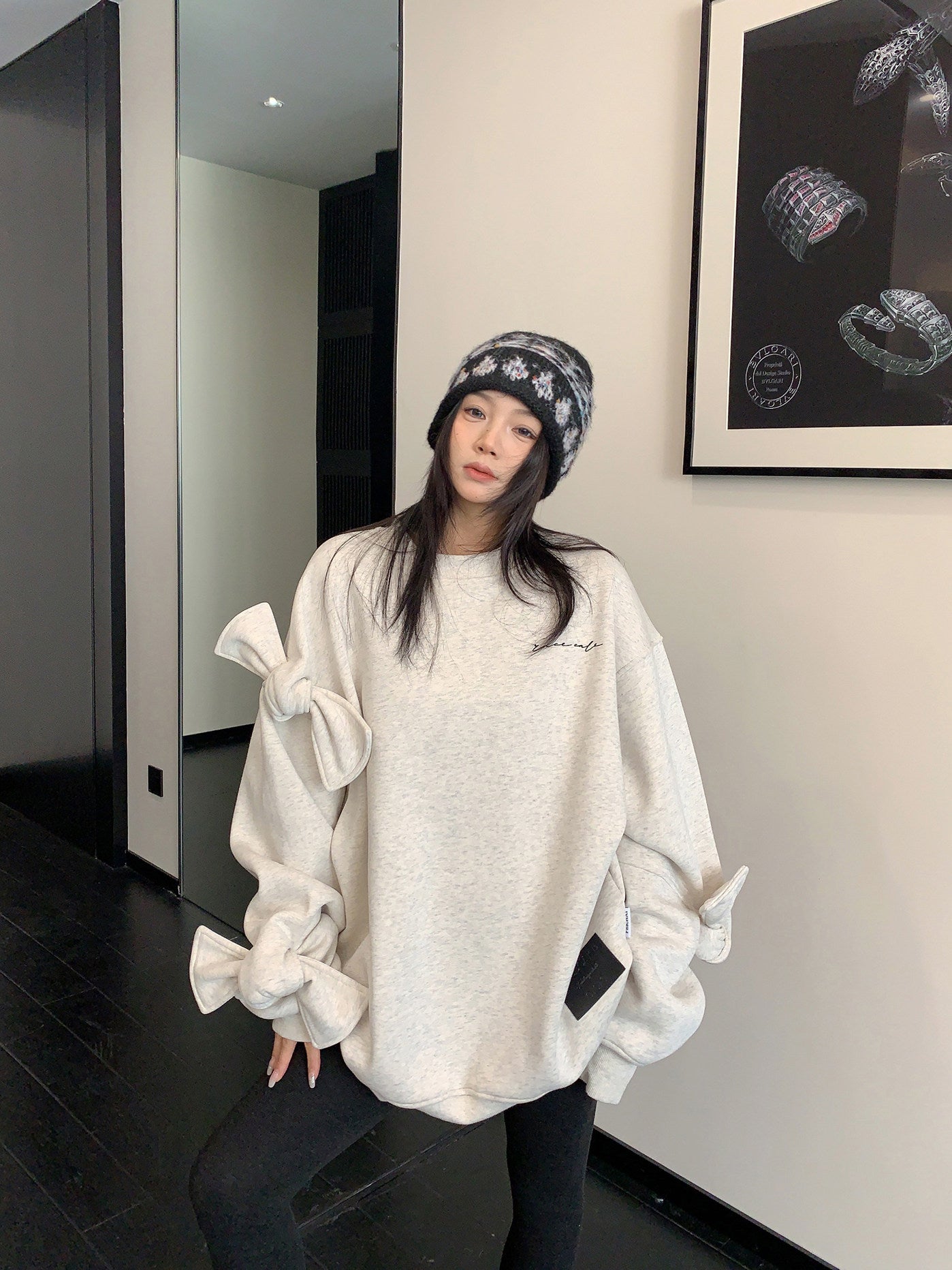 Bowknot Design Round Neck Sweatshirt YLS1018