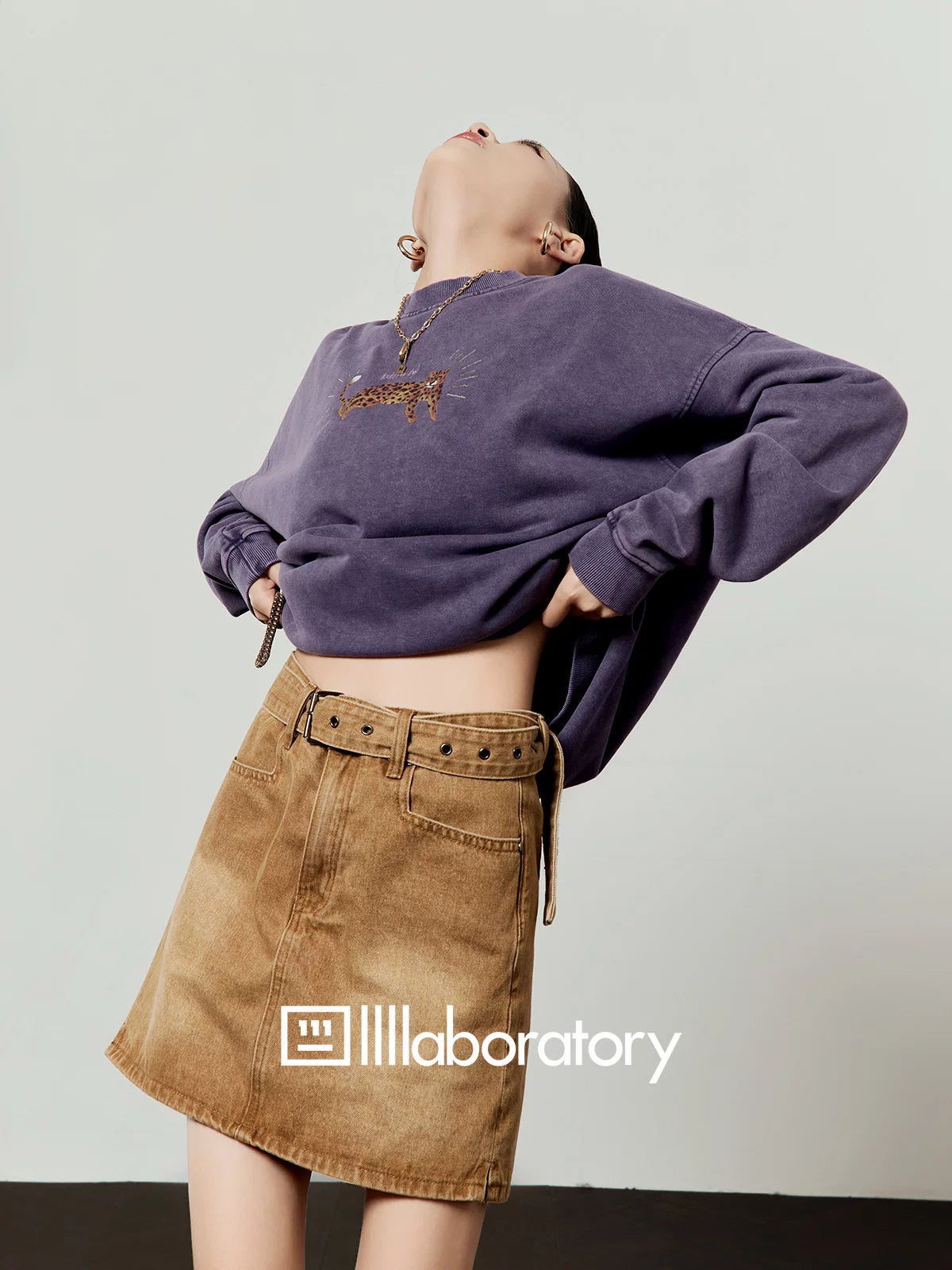 Tiger Motif Crewneck Top/Khaki Denim Skirt LLA0610