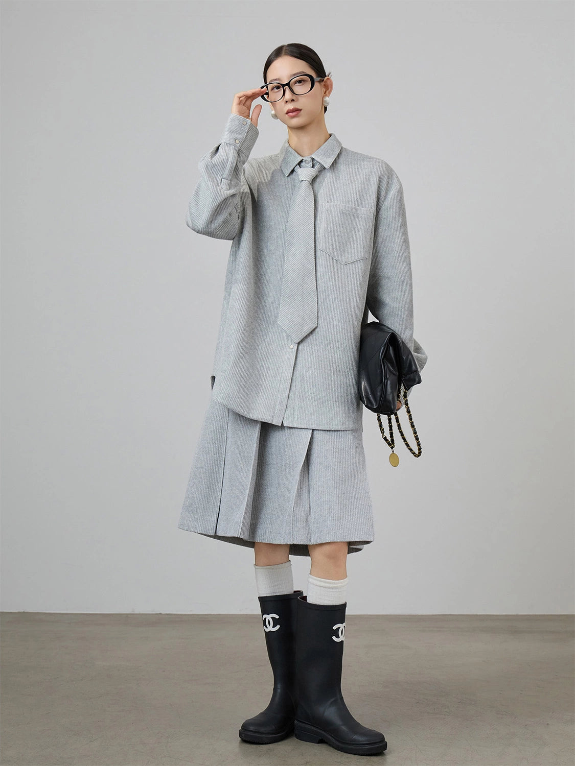 Soft Loose Long Sleeve Shirt / Knee Length Skirt SUY0009