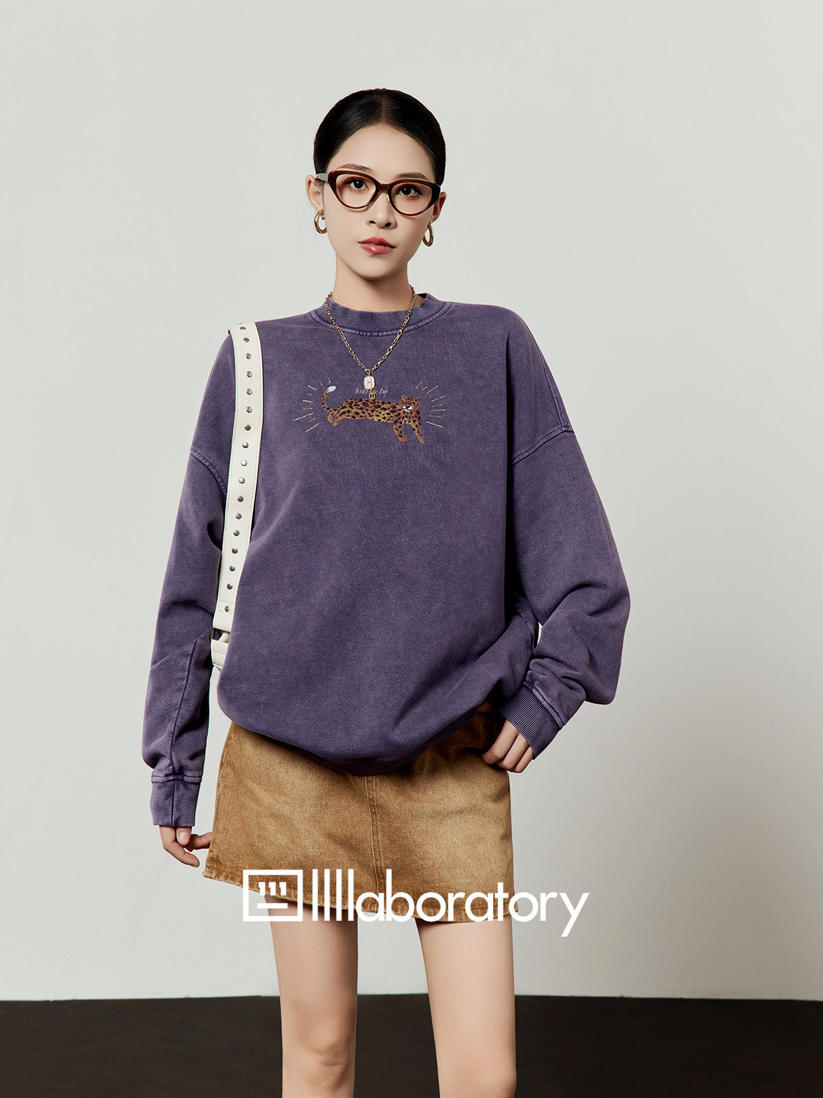 Tiger Motif Crewneck Top/Khaki Denim Skirt LLA0610
