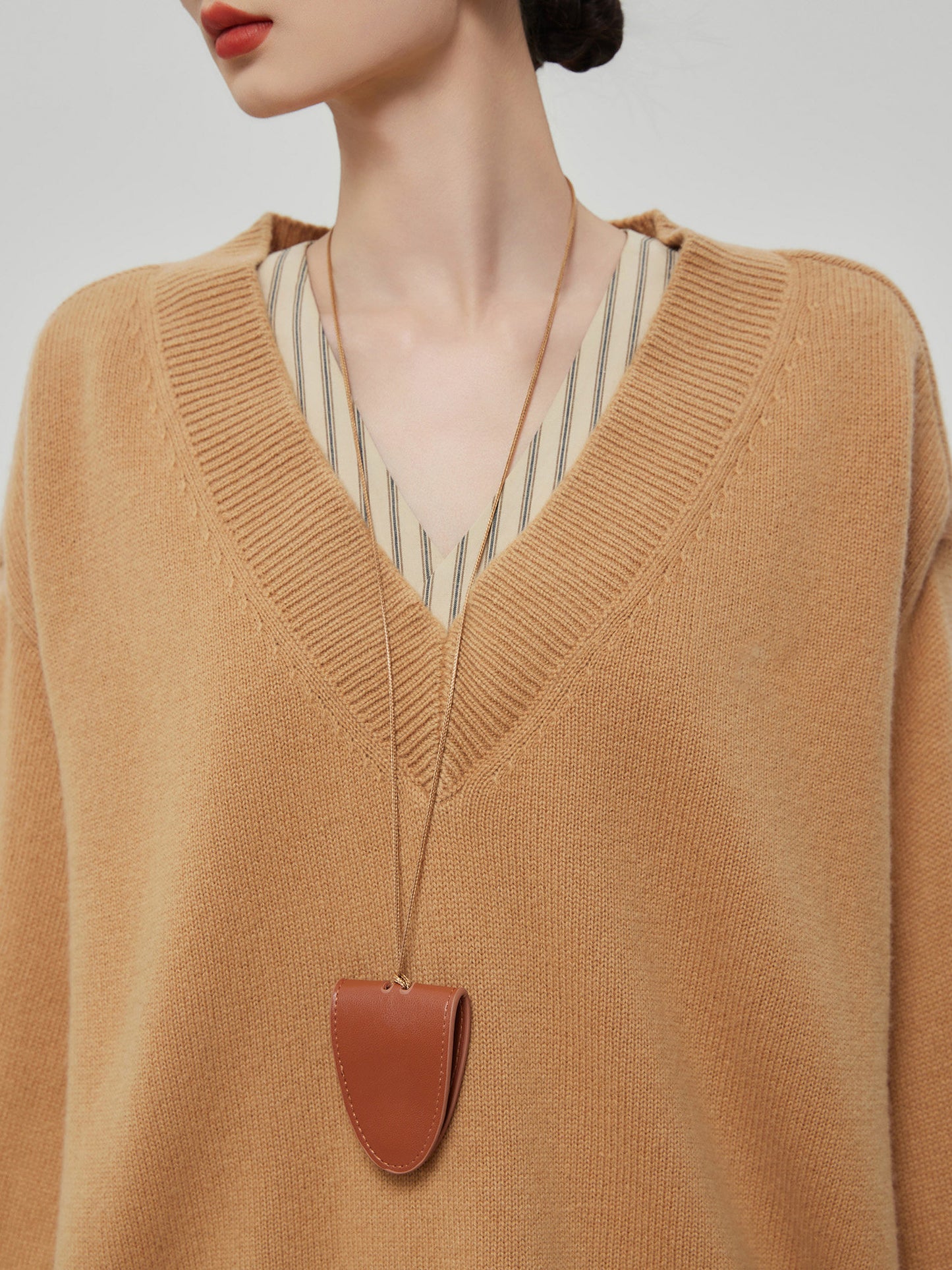 V-Neck Long Sleeve Knit Docking Shirt FER0037