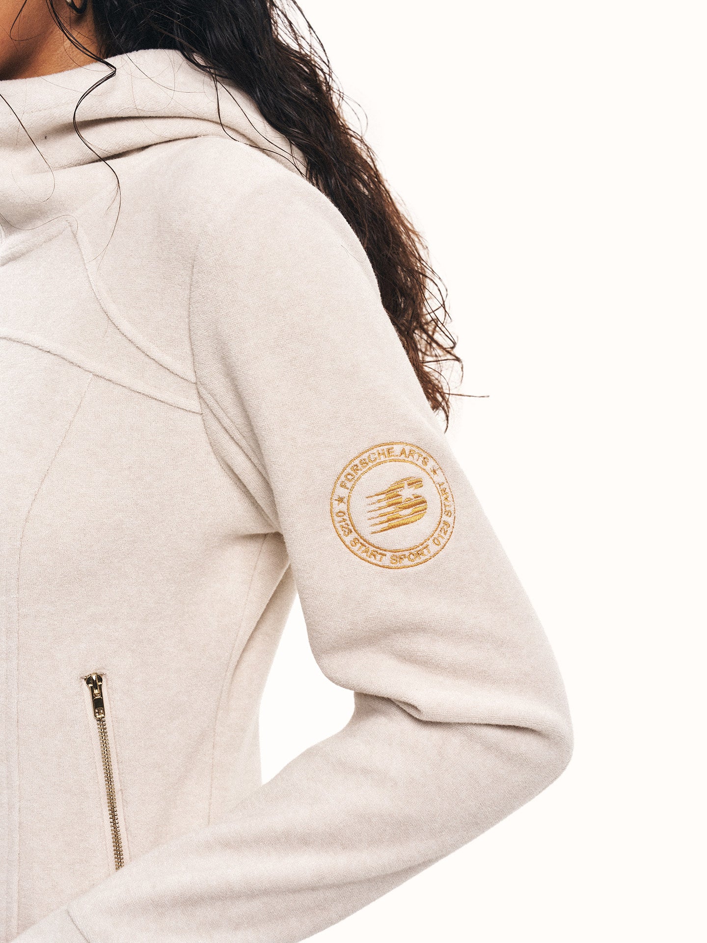 Slim-Fit Zip Hoodie ZTS0029