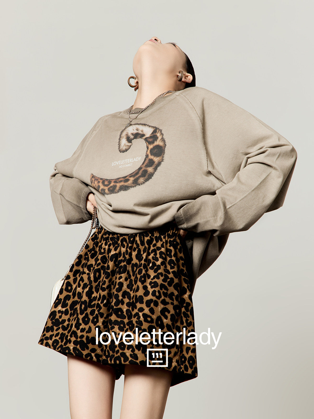Vintage Printed Long-Sleeve T-Shirt / Leopard Skirt LLA0663