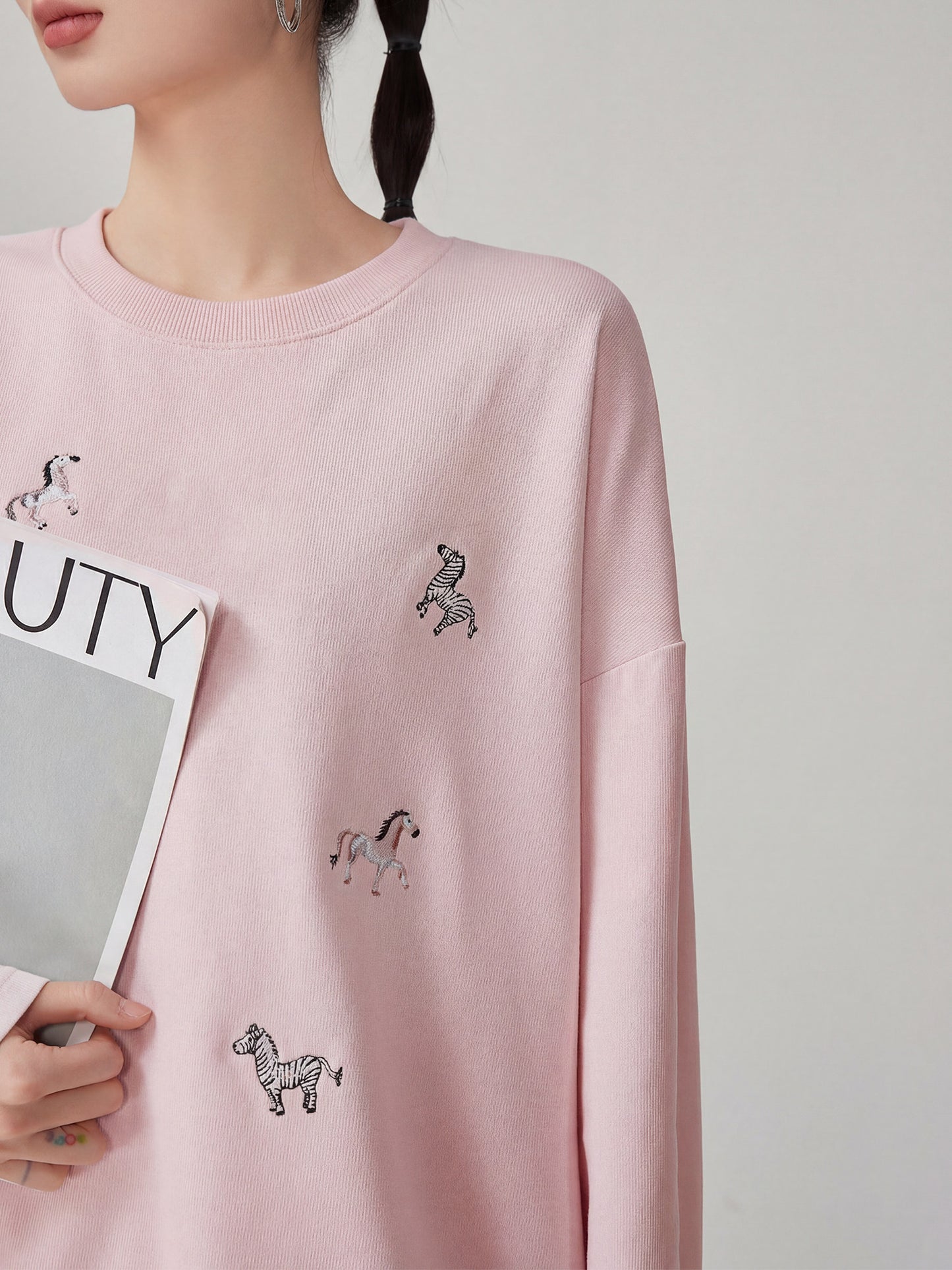 Pony Embroidered Long Sleeve Sweatshirt / Loose Shorts FER0086