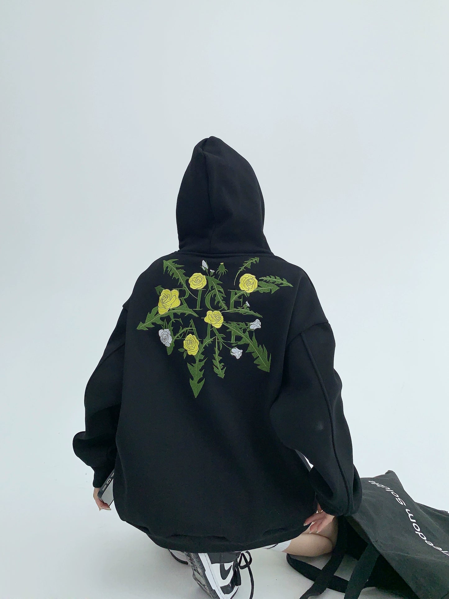 Retro Floral Embroidery Sweat Hoodie YLS0044